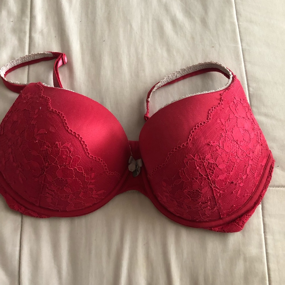 Victoria’s Secret red lace bra 34DD